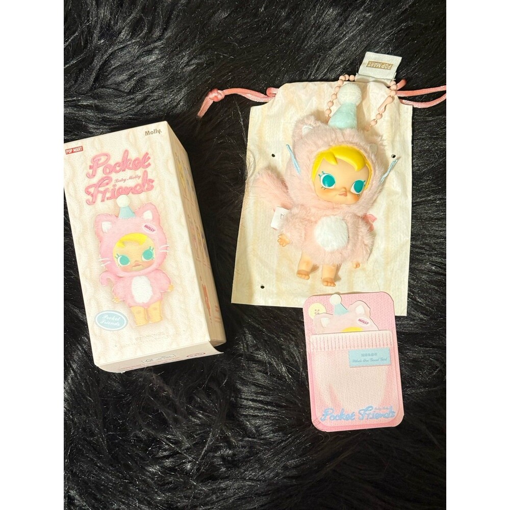 POP MART Baby Molly Pocket Friends Series-Vinyl Plush Pendant WHOS THE GOOD GIRL